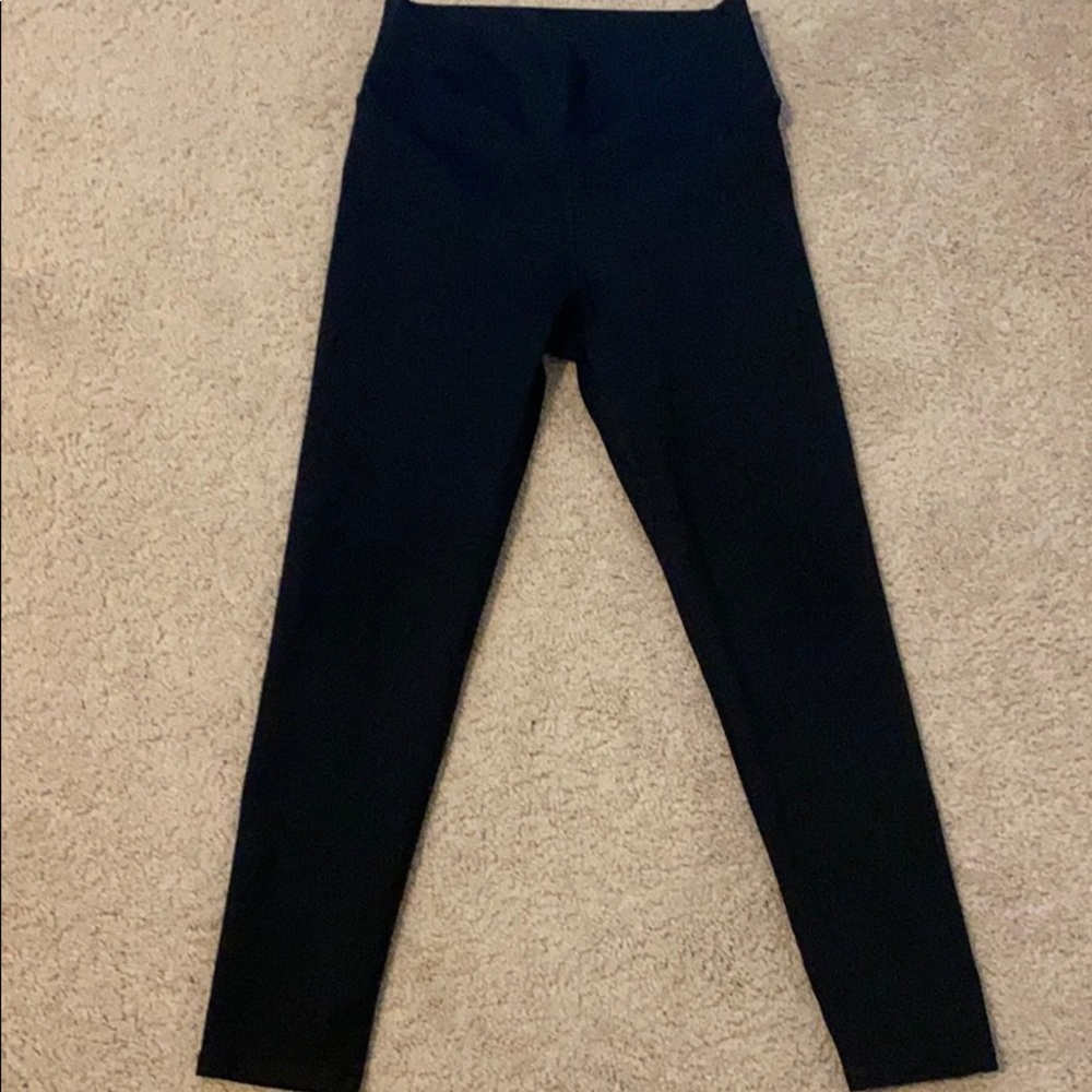 💕LIKE NEW FABLETICS 7/8 LEGGINGS💕